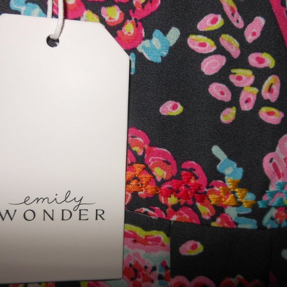 Brand new Emily Wonder Embroidered Boutique Tunic - Picture 7 of 8